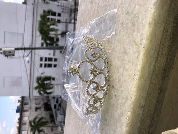 Corona plateado M-2's foto | Milán Roches |  BizneCubano