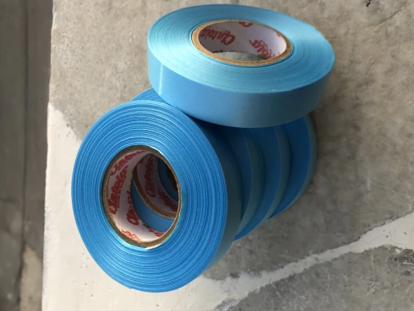 Rollo de cinta decorativa Azul cielo's foto | Milán Roches |  BizneCubano