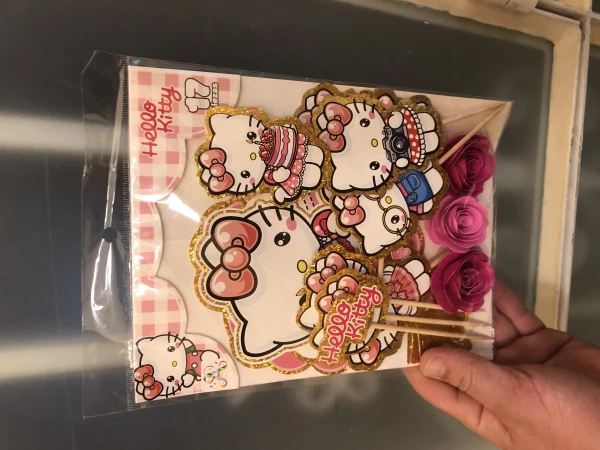 Topper temático Hello Kitty's foto | Milán Roches |  BizneCubano