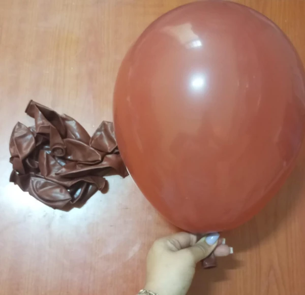 Globos de latex 12" chocolate's foto | Milán Roches |  BizneCubano