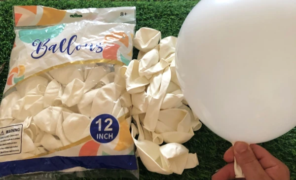 Globos mates  12" blanco's foto | Milán Roches |  BizneCubano