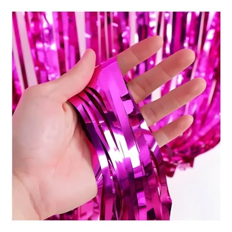 Cortinas de lluvias Rosa Fucsia's foto | Milán Roches |  BizneCubano
