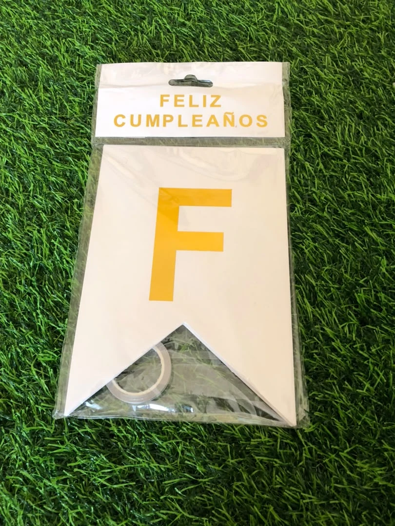 Banderin feliz cumpleaños Blanco's foto | Milán Roches |  BizneCubano