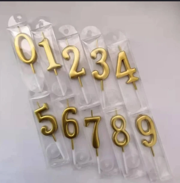 Vela de Número 4 Dorado's foto | Milán Roches |  BizneCubano