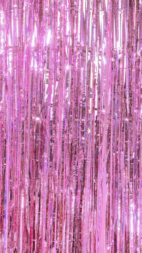 Cortinas de lluvias rosado's foto | Milán Roches |  BizneCubano