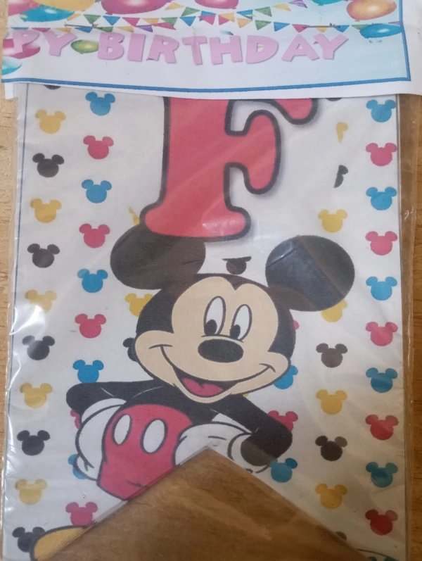 Banderines tematico Mickey Mouse's foto | Milán Roches |  BizneCubano