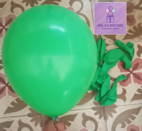 Globos latex 12" verde Olivo's foto | Milán Roches |  BizneCubano