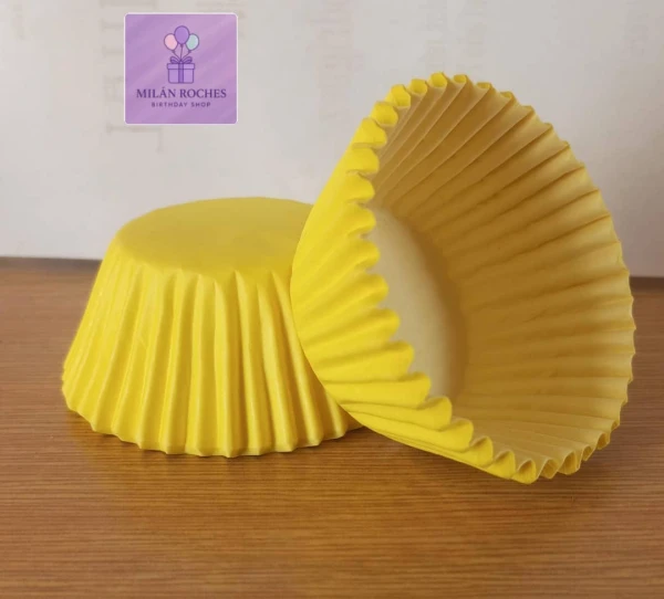 Capacillos para bombones amarillo's foto | Milán Roches |  BizneCubano